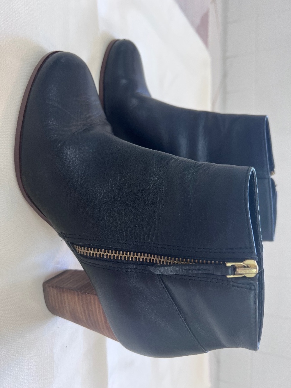 Cole Haan Black Leather Ankle Boots Size 8.5 Gold Zipper Block Heel Booties